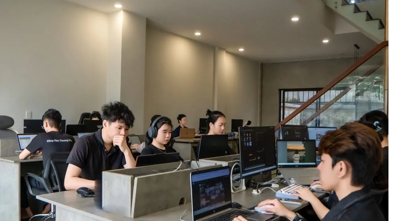 Đội ngũ dựng video